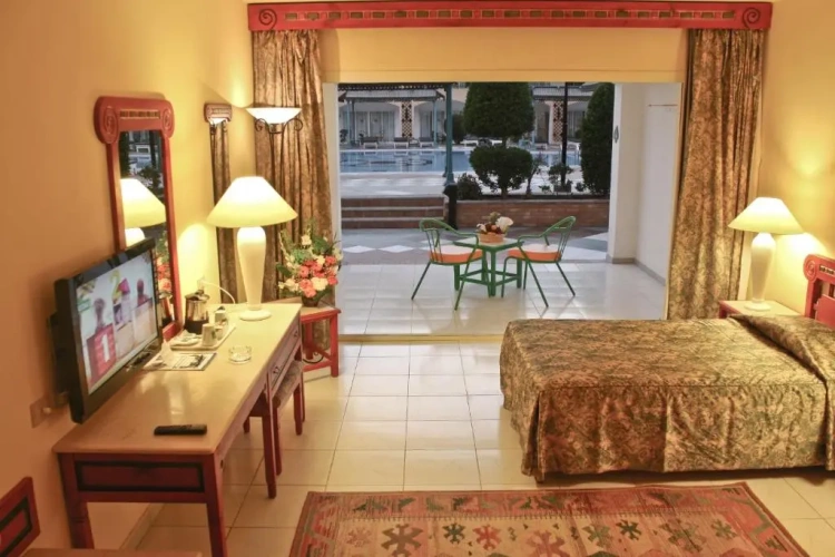 Standard Double room with pool view
