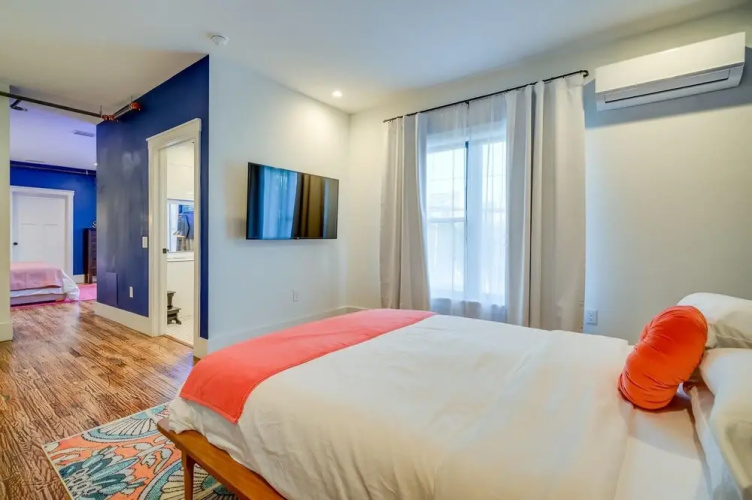 Historic Austin B&b: 4 Unique Suites, Sleeps 15!