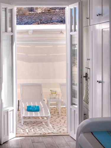 Aspalathras White Hotel