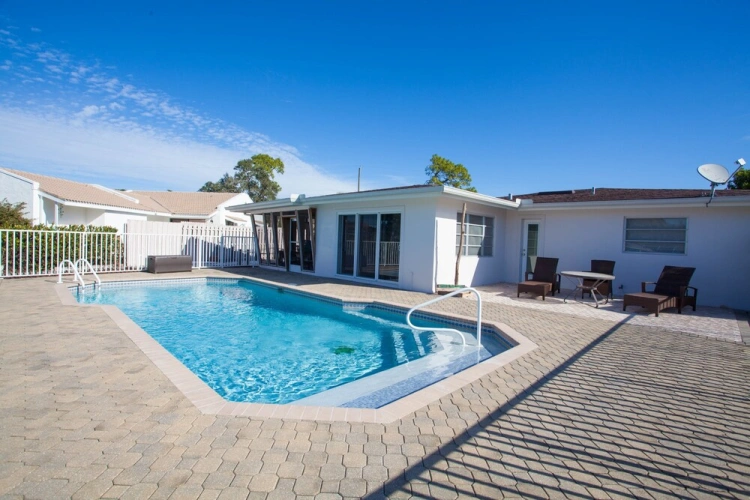 2 Bedrooms Cottage