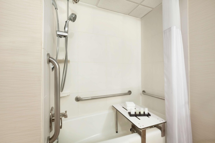 Embassy Suites by Hilton Oklahoma City Will Rogers Airport photo 9