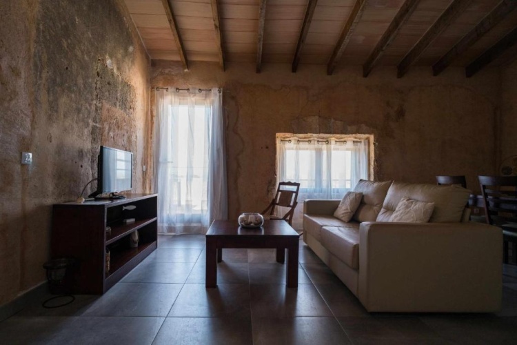 2 Bedrooms Apartment with garden view