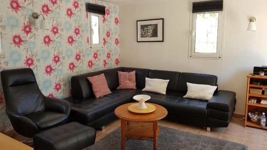 2 Bedrooms Cottage