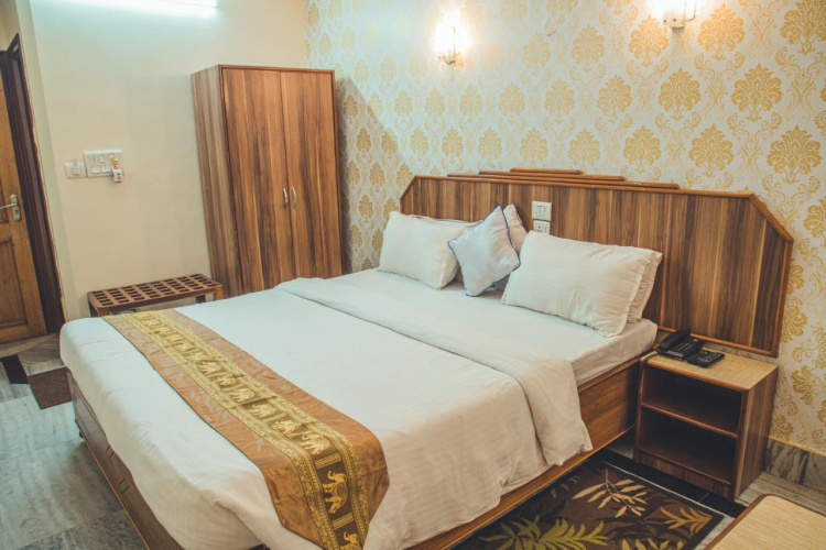 Hotel Priya Palace