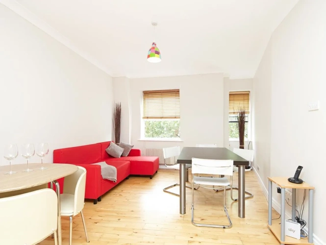 2 Bedrooms Apartment