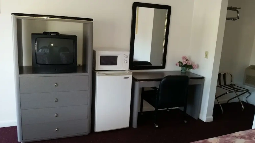 Economy Quadruple room