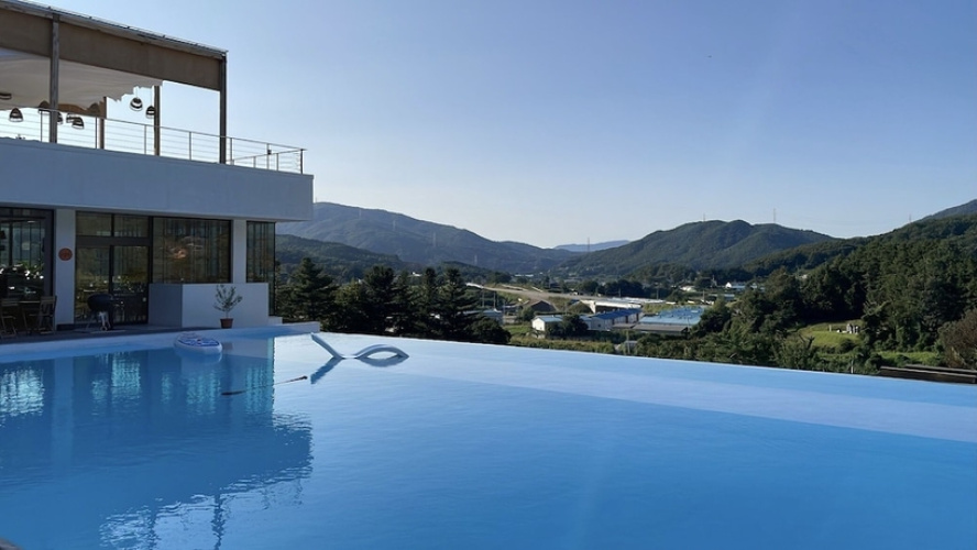 Tivoliville Spa And Poolvilla