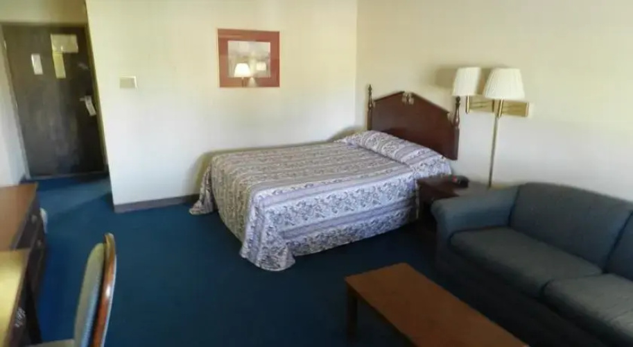 Red Fox Inn and Suites