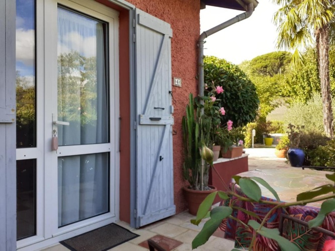 Deluxe Double room with pool view