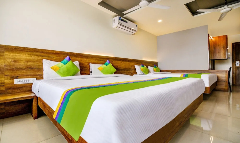 Hotel Sri Sai Suites