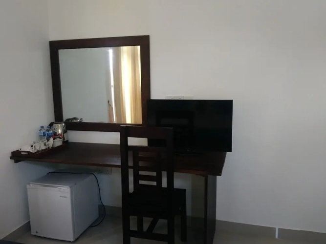 Queens Airport Residence