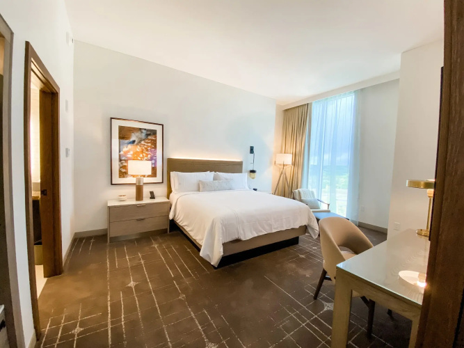 Omni Viking Lakes Hotel