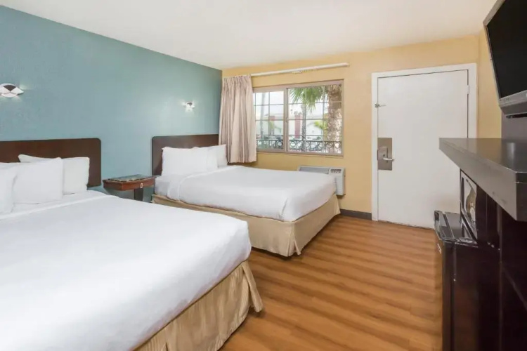 Oceanside Travelodge