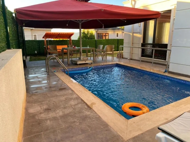 3 Bedrooms Villa