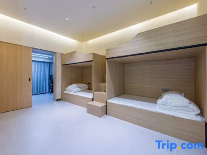 Quadruple Suite