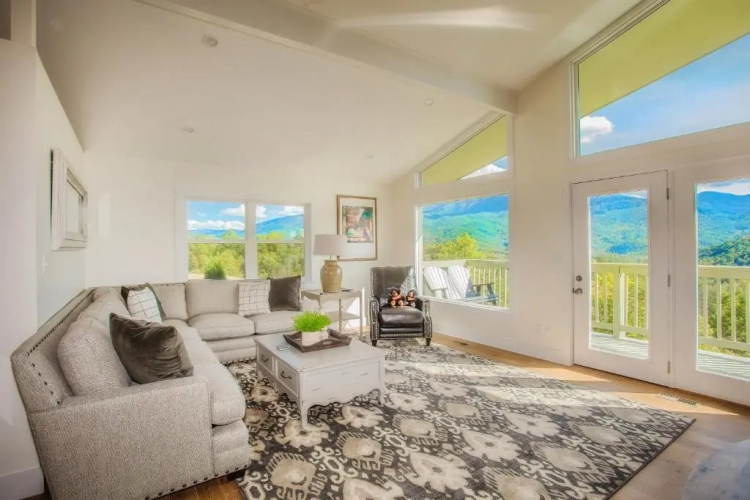 Leconte Mountain Breeze