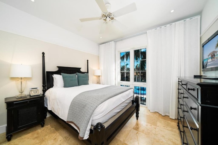 1 Bedroom Suite oceanfront