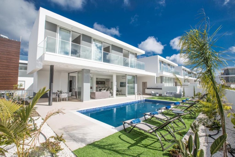 3 Bedrooms Villa