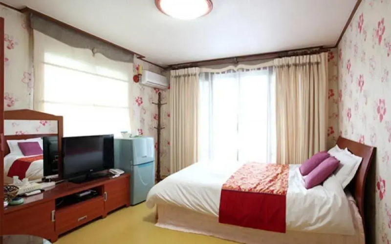 Hera Castle Pension