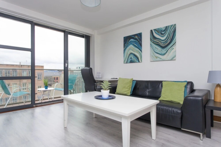 2 Bed 2 Bath City View Apartment