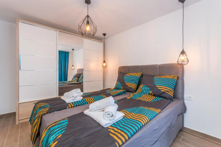 Apartment Jakov with pool