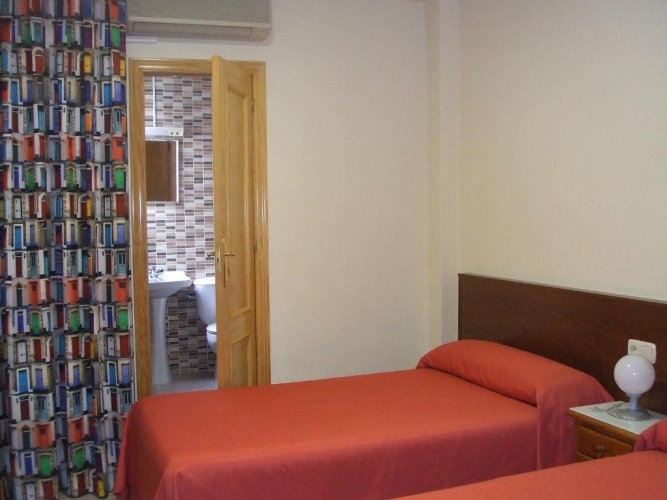 Standard Triple room