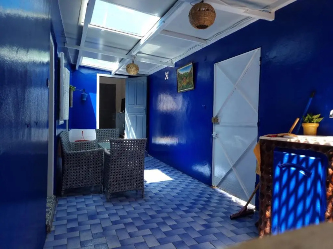 Cabanon pied sur mer