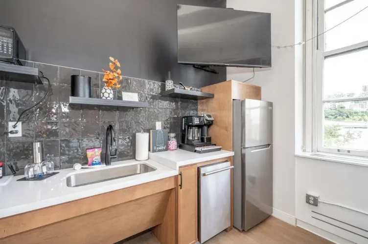 The 333 Suites 304 Stay for 2
