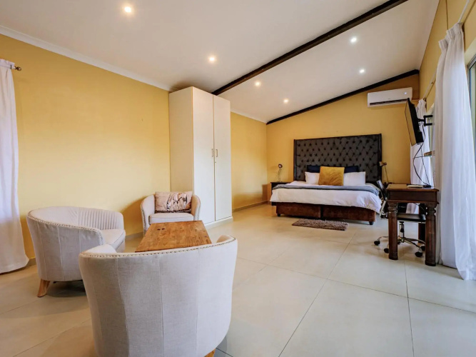Private Studio flatlet, Uncapped Wifi, Netflix,Full DSTV