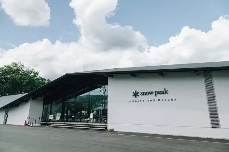 Snow Peak LAND STATION HAKUBA