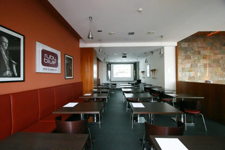 Hotel Ruby Blue