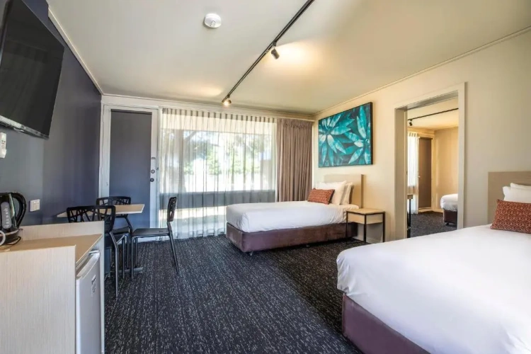 2 Bedrooms Studio