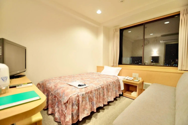 HiroshimaEkimae Universal Hotel ShikansenguchiMigi