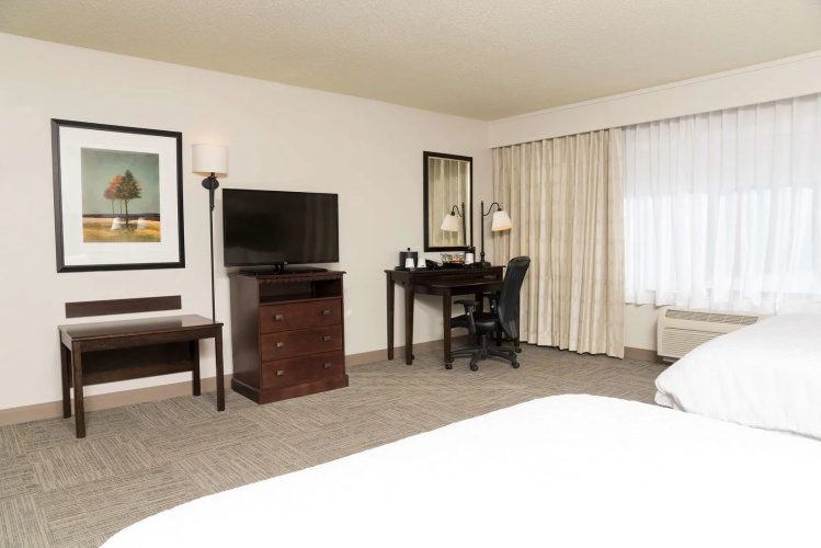 Hampton Inn & Suites Hartford-Manchester