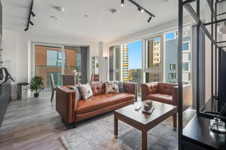 Modern One & Two Bedrooms Flat in North Acton close to Ealing