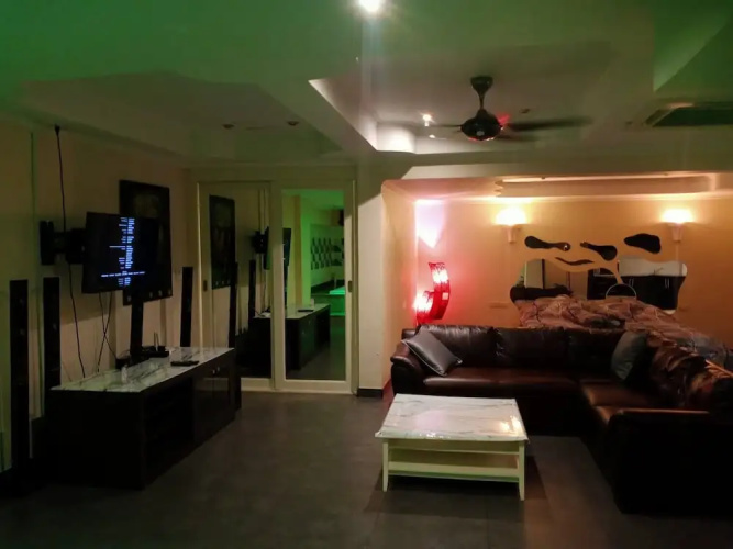 75 sqm Studio Type Jacuzzi Apartment 101a