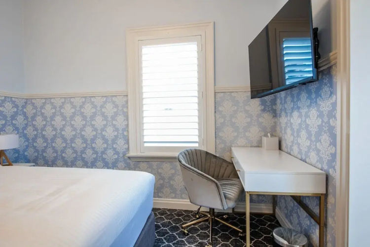 Bankstown Hotel