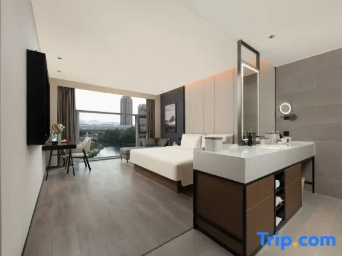Standard Double room with river view