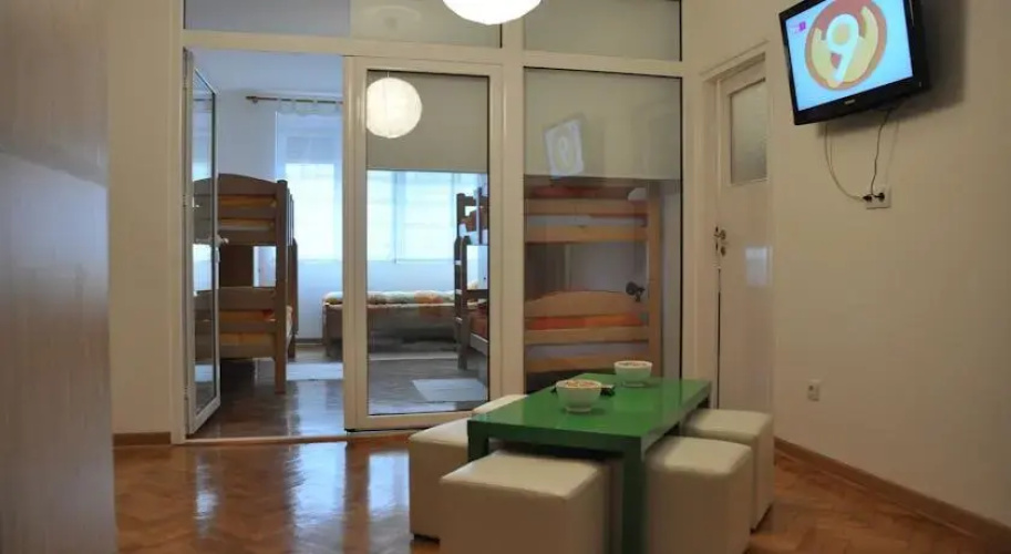 Dali Hostel