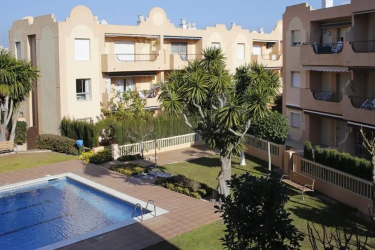 3 Bedrooms Apartment
