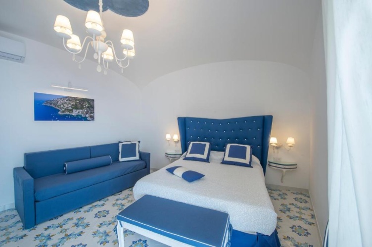 Standard Quadruple room with balcony and with sea view