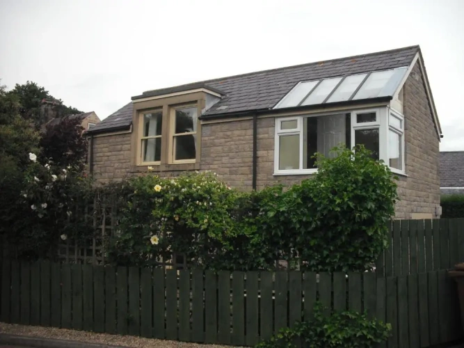 2 Bedrooms Cottage