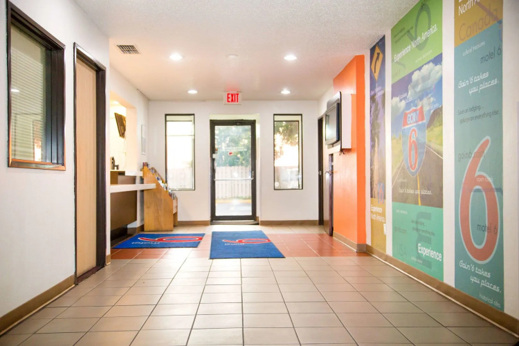 Motel 6 Omaha, NE