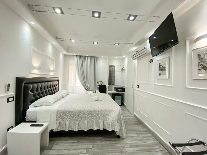 Standard Double room with city view