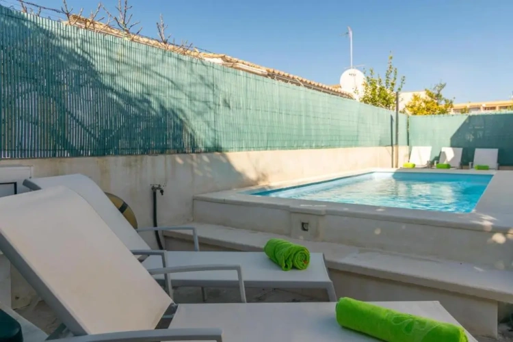 4 Bedrooms Villa