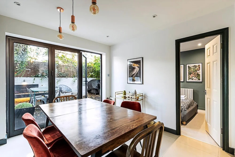 Stylish Shepherd's Bush Flat With Patio
