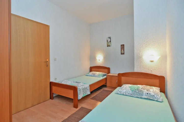 Apartments Vrcevan 811