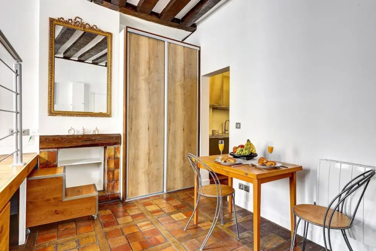 Elegant Studio in Le Marais - Sleeps 4