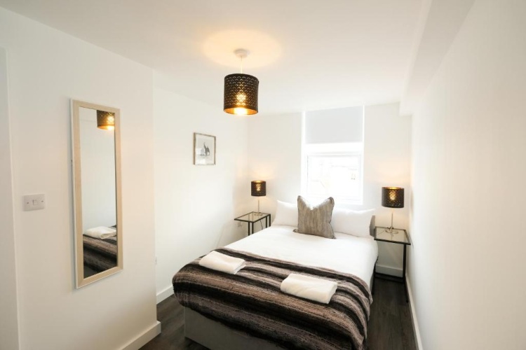 3 Bedrooms Apartment