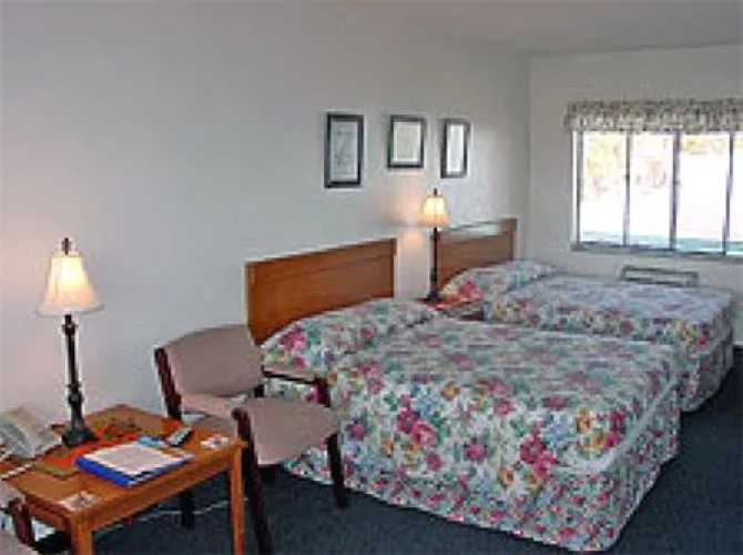 Traveler Motel